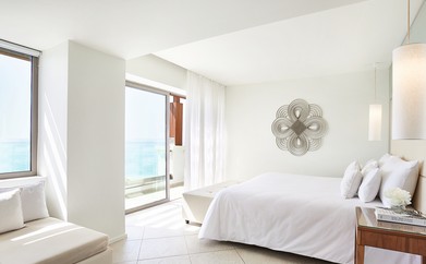 https://ohmydream.club/storage/media/uploads/Grecotel Amirandes/rooms/Luxury_Room/prev/63d1213cba5b4.jpg